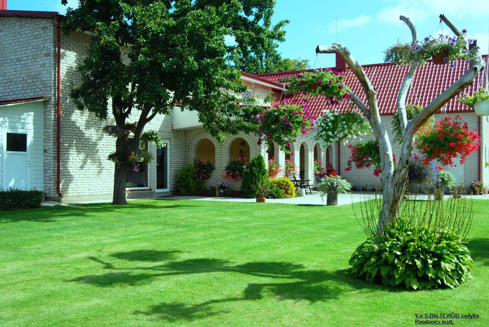 Stasio Balseviciaus Homestead Raudone Exterior photo